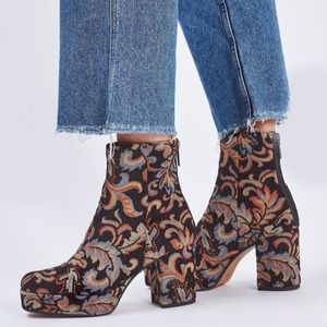 🔸NWOT Topshop Ankle Boots🔸